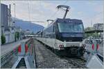 Seit alle vier GoldenPass Express Zugspaare verkehren sind die drei MOB Ge 4/4 Serie 8000 gut beschftig, so erstaunt es, als ich die MOB Ge 4/4 8002 am Schluss des Regionalzugs 2212 sah.