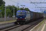 SBBCI/HUPAC 193 490 zieht der GTS Contaionerzug nach NOvara durch Blerick am 7 Augustus 2025.