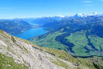 (279'815) - Blick auf Thuner- und Brienzersee am 31.