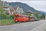 Les chemin de fer disparus - Die verschwundenen Bahnen (RhB Bellinzona -Mesoco 1907 - 2016)  der RhB Bernina Bahn ABe 4/4 I 35 der Blonay Chamby Bahn erreicht mit seinem GmP 3562 beim Ausfahrsignal
