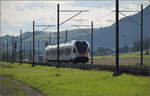 RABe 523 048 im Dnnerenfeld.