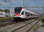 RABe 523 041 und RABe 521 016 'Sissach' in Pratteln.