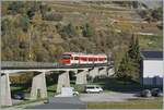 Ein Region Alps Nina ist bei Sembrancher auf dem Weg von Le Chble nach Martigny und fhrt ber die 370 Meter lange Sembrancher Brcke.