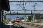 Auf der Jurasdfuss Strecke Lausanne - Biel/Bienne ist der Fernverkehr fest in der  Hand  der SBB RABe 500 ICN.