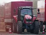 Massey Ferguson mit Anh�nger in Rostock.