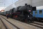 Am Freitag 26 September 2025 offnet CSD Kriegslok 555.0153 mit der Vlak Protokol das STEAM56 Bahnfest in Benesov u Prahy.
