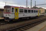 An regnerischen 26 September 2025 steht 810 298 in Koln whrend die Modernisierung dieses Bahnhofes.