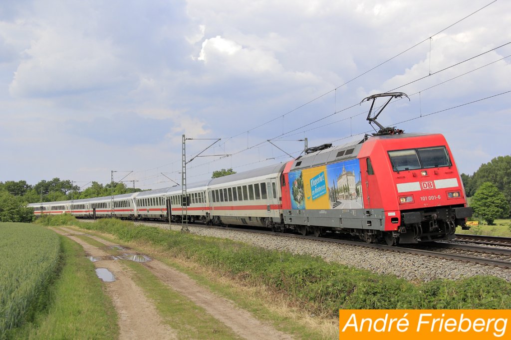 101 001 durchfuhr mit ihrem IC am 10.06.12 Vehrte. Man achte auf die Wagenrehiung ;-)