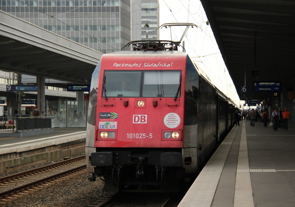 101 025 zieht EC 100 am 05.07.2012 in Essen Hbf