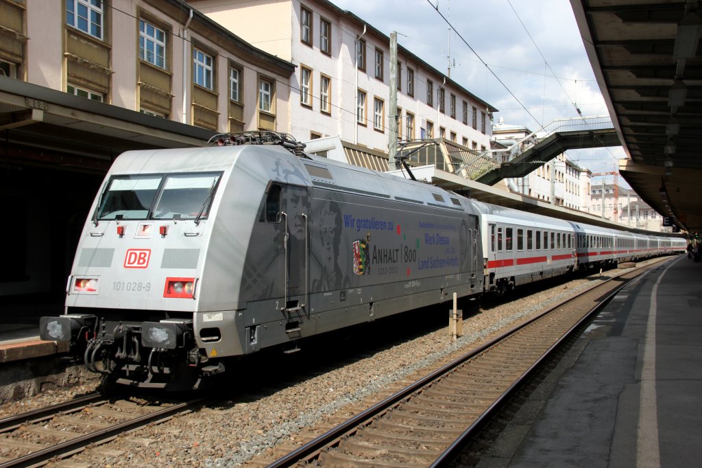 101 028-9 in Wuppertal Hbf am 12.07.2012