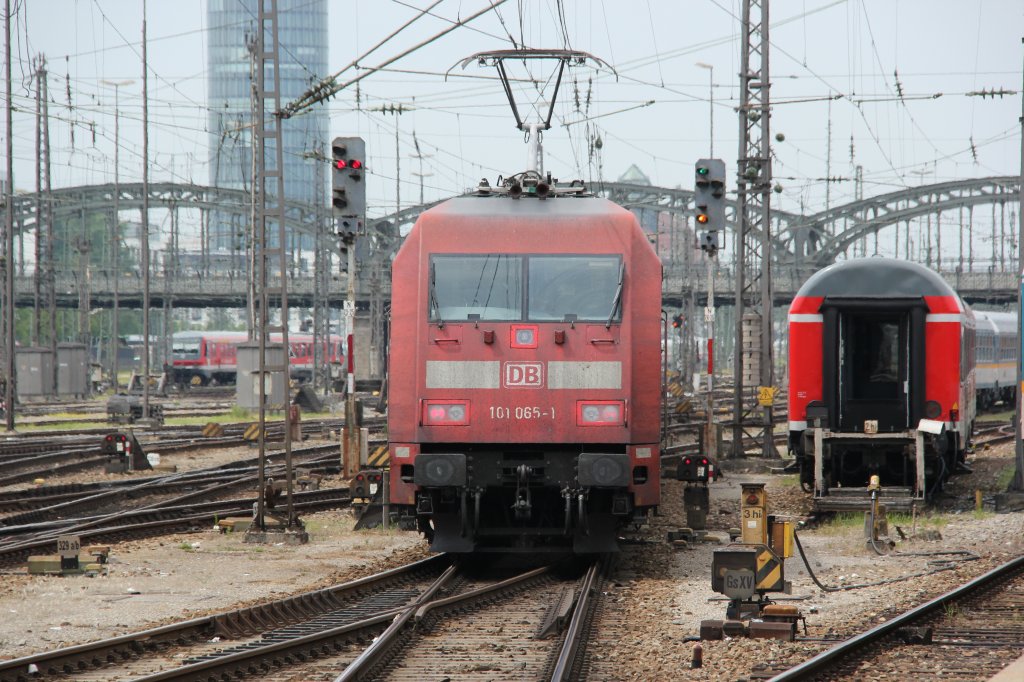 101 065-1 am 25.07.2012 in Mnchen Hbf