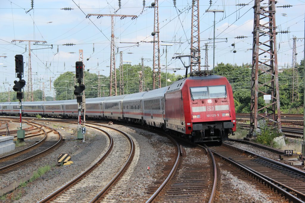 101 129-5 in Essen Hbf am 22.07.2012