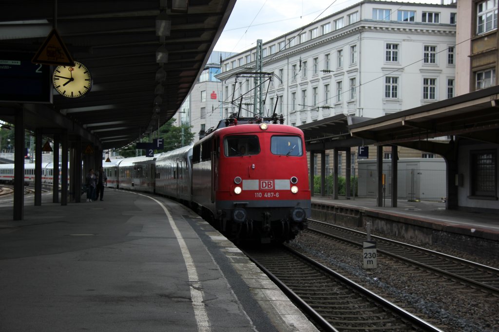 110 487-6 in Wuppertal Hbf am 08.07.2012