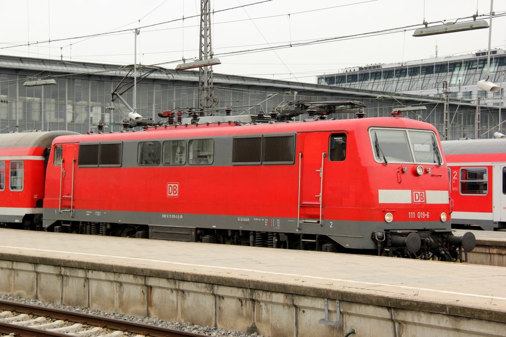 111 019-6 am 25.07.2012 in Mnchen Hbf