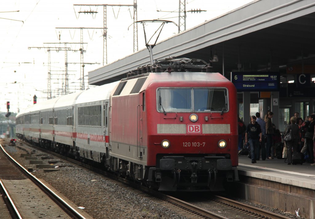120 103 in Essen Hbf am 20.07.2012