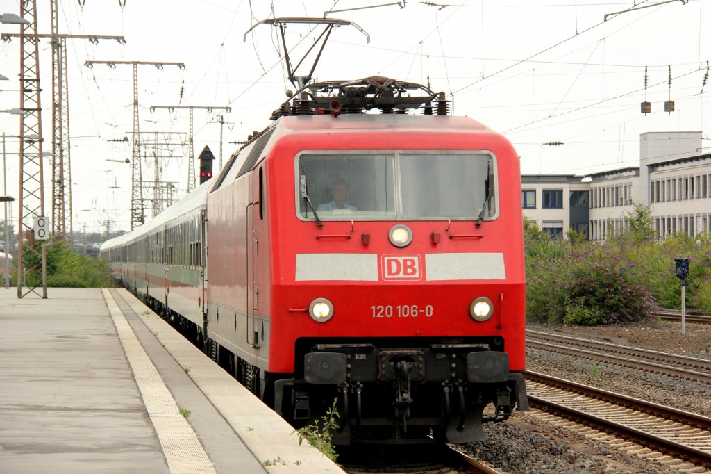 120 106-0 in Essen Hbf am 20.07.2012