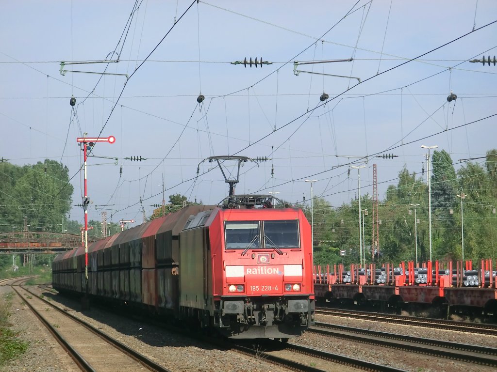 185 228 fuhr am 1.10.2012 durch Dsseldorf Rath
