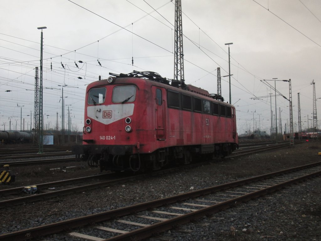 Die letzte orientrote 140! Auch wenn sie nicht mehr die schnste ist, hat mich der Anblick am 1.4.2011 im Rbf Hamm sehr erfreut.