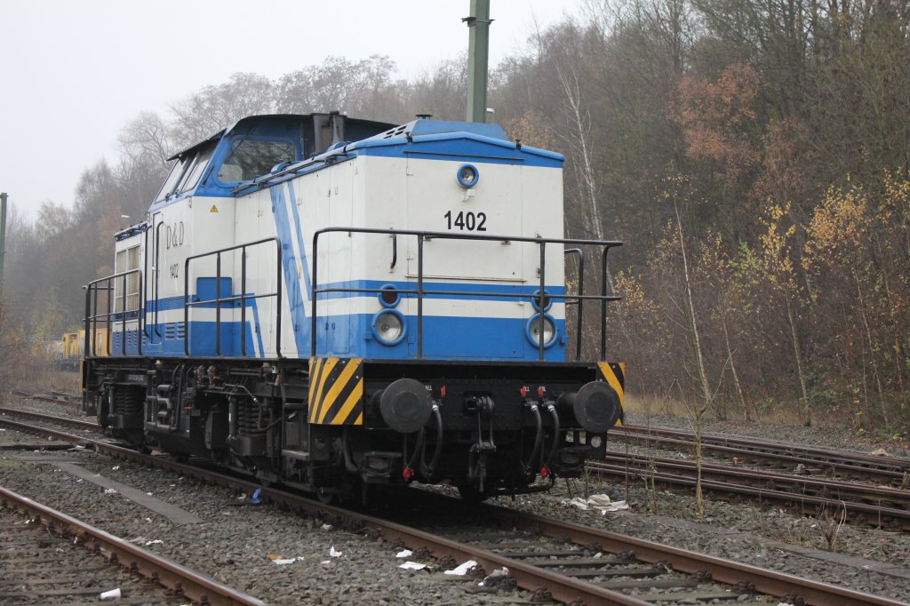 V100 von D&D 203 208-4 am 18.11.2011 in Hamburg Harburg.