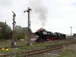 DR 41 1144-9 der IGE  Werrabahn Eisenach  e.V. mit dem Leerzug von Freyburg nach Karsdorf, bei der Ausfahrt in Laucha (Unstrut); 26.10.2008 (Foto: Dieter Thomas)