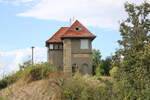 Das ehemalige Stellwerk Lo am 13.09.2025 in Laucha (Unstrut).