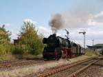 DR 50 3708-0 mit dem Leerzug nach Karsdorf, bei der Ausfahrt in Laucha (Unstrut); 12.09.2009 (Foto: Steffen Tautz)