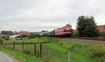 Die 229 181-3 der Cargo Logistik Rail Service GmbH war am 09.09.2017 auf der Unstrutbahn in Roßbach mit dem DLr 24892 von Naumburg (S) Hbf nach Laucha (U) unterwegs. (Foto: Wolfgang Krolop)