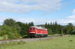 Die 232 093-5 vom Bahnbetrieb Gera war am 15.09.2025 auf der Unstrutbahn bei Balgstädt unterwegs, um im Bahnhof Vitzenburg Kesselwagen abzuholen. (Foto: Wolfgang Krolop)