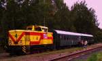 MEG 4 mit dem Leerzug vom Winzerfestsonderzug aus Leipzig, am 08.09.2007 im Bf Freyburg. Der Leerzug wurde bis zur abendlichen Rckfahrt in Naumburg Hbf abgestellt.