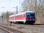 DB 928 636 mit der Zugzielanzeige  Kusel“ als Tfzf aus Ludwigshafen (Rhein) am 21.03.2025 bei der Einfahrt in Naumburg (S) Hbf. Ab Naumburg brachte ihn die EBS V200 507 zum DB Stillstandsmanagement nach Karsdorf.
