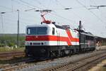 Am 08.05.2019 war die EBS 243 822-4 zusammen mit der 155 007-8 in Naumburg (S) Hbf Richtung Bad Kösen unterwegs. (Foto: Harry Bähring)