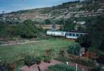 V 100 003 vom Frderverein Berlin-Anhaltinische Eisenbahn e.V. mit einem Winzerfestsonderzug Richtung Laucha, im Unstruttal bei Freyburg; September 2000 (Foto: Mario Fliege)