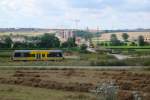 RB 25974 von Naumburg (S) Ost nach Nebra bei Karsdorf, wo die zuknftige Unstruttalbrcke der ICE Neubaustrecke die Unstrutbahn berqueren wird; 26.07.2009 (Foto: Gnther Gbel)