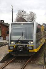 ... Im Bf Vitzenburg wartete bereits 672 913 als RB25879 auf die Kreuzung mit unserem Zug.  ...