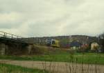 Ein VT 672 der Burgenlandbahn fhrt als RB von Naumburg nach Nebra durch Robach im Saaletal; 05.04.2008 (Foto: p.h.)