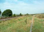Die Unstrutbahn kurz hinter dem Bahnhof Karsdorf, Blick Richtung Vitzenburg. Links erkennt man das alte Einfahrtsgleis in das frhere Zementwerk 2 und 3; 08.08.2009