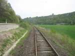 Die Unstrutbahn kurz vor dem Bf Nebra, aus Richtung Roleben; 26.04.2009 (Foto: Thomas Menzel)