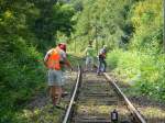 Arbeitseinsatz von Mitgliedern unserer IG zwischen Wangen und Roleben (Steinklbe), wo die Strecke von Bewuchs befreit wurde; 04.08.2009 (Foto: Gnther Gbel)
