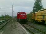 MEG 105 (204 860-1) im Bf Karsdorf. Sie brachte einen Bauzug fr Gleisstopfarbeiten dorthin; 26.08.2009