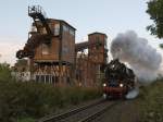 IGE Werrabahn 41 1144-9 mit dem  ROTKPPCHEN-EXPRESS I  nach Altenburg, am 04.10.2009 an der ehemaligen Brikettfabrik in Zeitz. (Foto: Steffen Tautz)