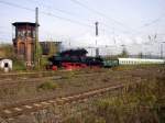 IG Dampflok Nossen e.V. 52 8047-4 mit dem Sonderzug aus Nossen nach Freyburg, am 18.10.2008 bei der Ausfahrt in Naumburg Hbf.