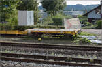 Baustelle vor der Baustelle am Hochrhein.

Gleis 3 im zum Haltepunkt degradierten Bahnhof Wehr-Brennet hat sicher seit Jahrzehnten keinen Bahnverkehr gehabt. Im August 2025 kam das Gleis endlich wieder zu der Ehre...