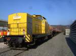 V150.02 der SGL bei der Beladung eines Schotterzuges in Arnsberg (31.03.09).