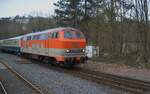 Am 22.02.2025 war die 218 137-8 mit einem Sonderzug (IC) auf dem Weg von Koblenz nach Winterberg und legte im Bahnhof Arnsberg auf Gleis 3 einen Fotostopp ein.