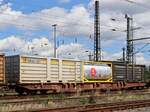 Sggnss Metrans Drehgestell-Containertragwagen aus Tschechien mit Nummer 33 TEN 54 CZ-MT 4663 683-9 Gterbahnhof Oberhausen West, Deutschland 11-07-2024.

Sggnss containerwagen uit Tsjechi van Metrans met nummer 33 TEN 54 CZ-MT 4663 683-9 goederenstation Oberhausen West, Duitsland 11-07-2024.