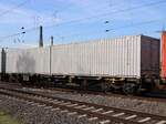Sgnss MFD Rail Drehgestell-Containertragwagen mit Nummer 37 TEN 80 D-MFDR 4565 548-7 Gterbahnhof Oberhausen West 18-10-2024.

Sgnss vierassige containerdraagwagen uit Duitsland van MFD Rail met nummer 37 TEN 80 D-MFDR 4565 548-7 goederenstation Oberhausen West 18-10-2024.