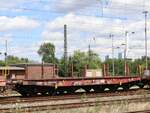 Sammnps DB Cargo Drehgestell-Flachwagen mit Nummer 31 RIV 80 D-DB 4827 181-7 Gterbahnhof Oberhausen West 11-07-2024.

Sammnps zesassige platte wagen van DB Cargo met nummer 31 RIV 80 D-DB 4827 181-7 goederenstation Oberhausen West 11-07-2024.