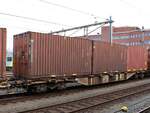 Sgnss AAE Drehgestell-Containertragwagen aus Schweden  mit Nummer 31 RIV S-AAEC 4552 336-6 Gleis 9 Bahnhof Amersfoort Niederlande 12-03-2026.

Sgnss vierassige containerdraagwagen uit  Zweden van de AAE met nummer 31 RIV S-AAEC 4552 336-6 spoor 9 s ...