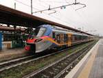 Treitalia Alstom Coradia Stream elektrisch Triebzug ETR 104 095 Bahnhof Verona Porta Nuova 21-10-2025.

Treitalia Alstom Coradia Stream elektrisch treinstel ETR 104 095 station Verona Porta Nuova 21-10-2025.