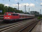 Es gibt sie wieder, die 110er am RB48! 110 380-3 fhrt mit RB 11221 von Wuppertal nach Bonn Mehlem in Kln Deutz ein. Juli 2009